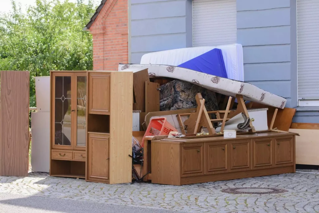 Mobel entsorgen service in aargau, schaffhausen, zug, zürich, schwyz für die alte möbel.
